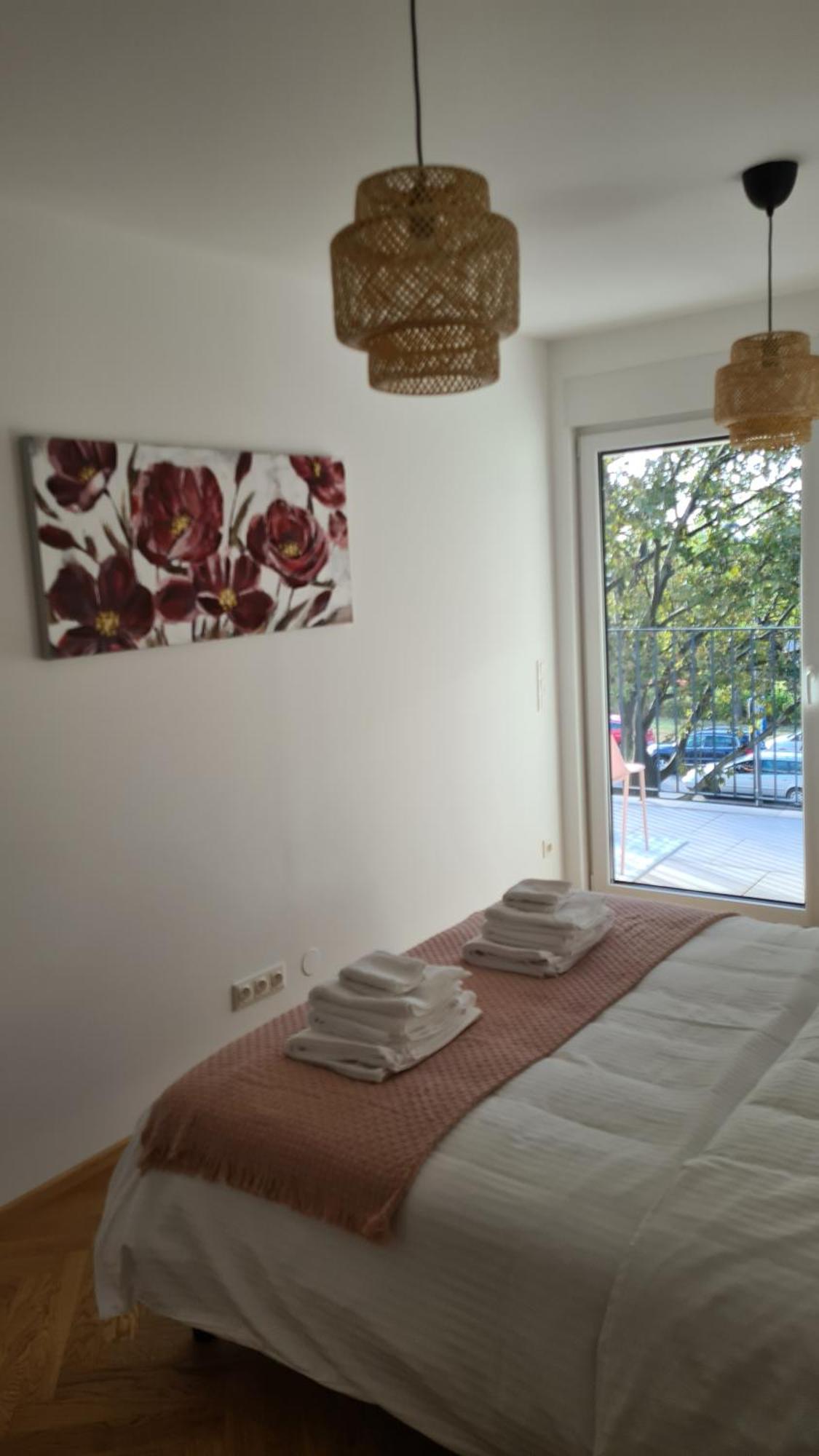 Top Apartments Kaiserebersdorf Vienna Exterior photo